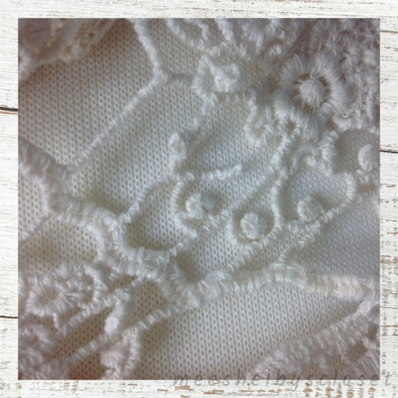 Umgee Ivory Cream Lace Ruffle Flowy Sheer Vest - Picture 7 of 8